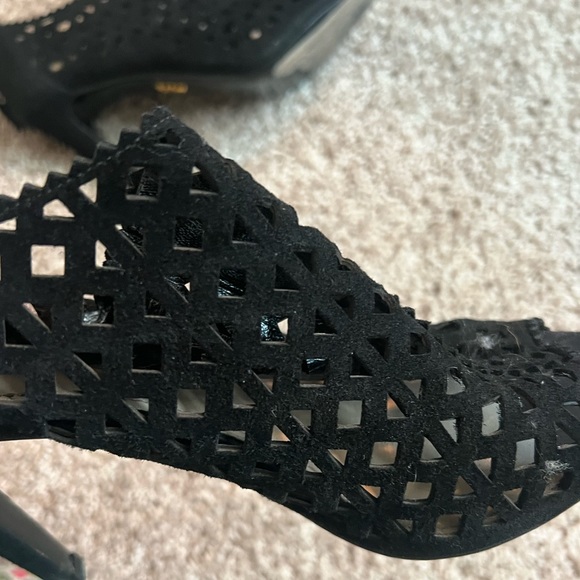 Prada laser cut heel booties - Picture 5 of 8